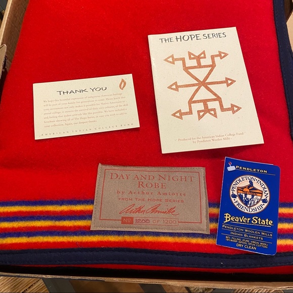NWT Pendleton Day and Night Robe Hope Series Arthur Amiotte Native Blanket Beave - Picture 7 of 9